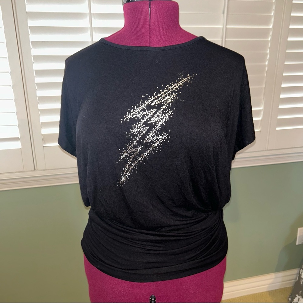 Agnes B. Paris Black Tee with Silver and Gold Lightning Design Women’s Size 1